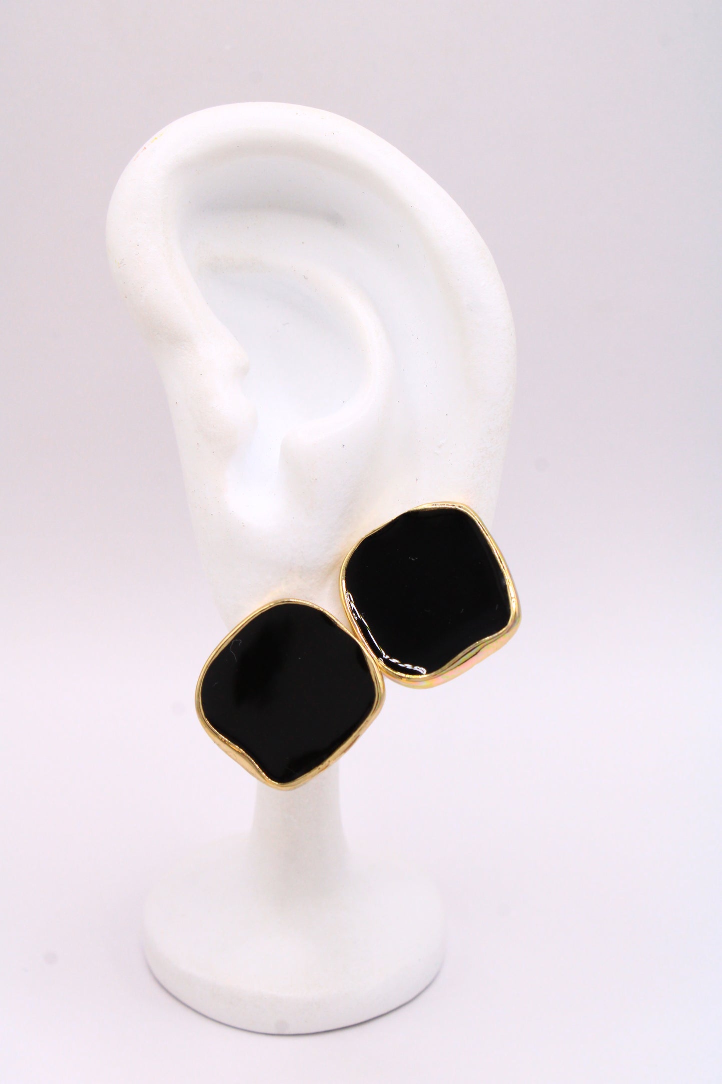 Aretes Blackout