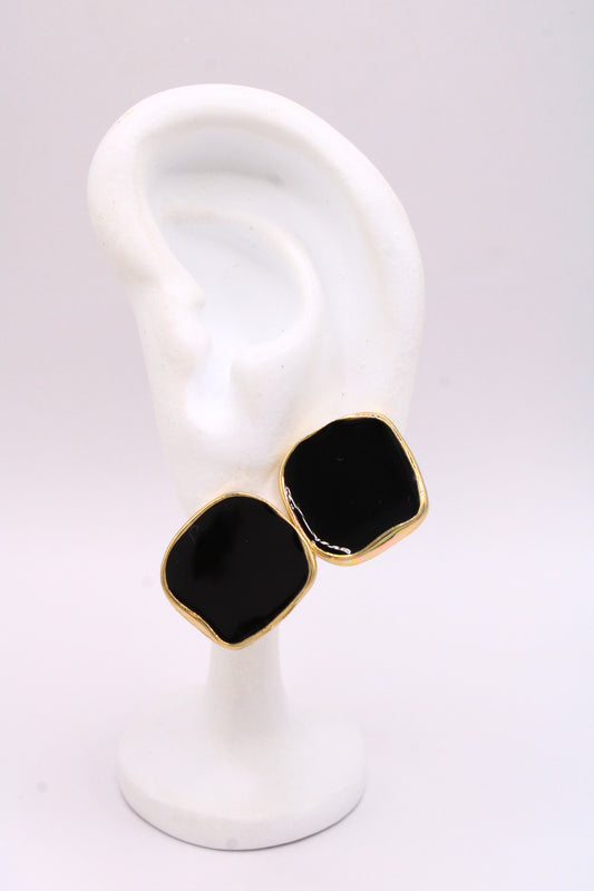 Aretes Blackout